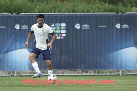 星空体育app-世俱杯后防漏洞分析及加强防守的战术建议