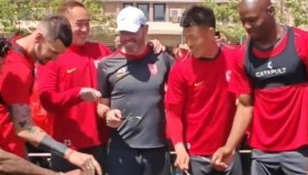 星空体育app-2025年世俱杯球队装备维护服务标准化及用户满意度分析